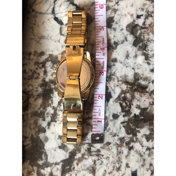 Michael Kors Watch - Picture 5 of 8